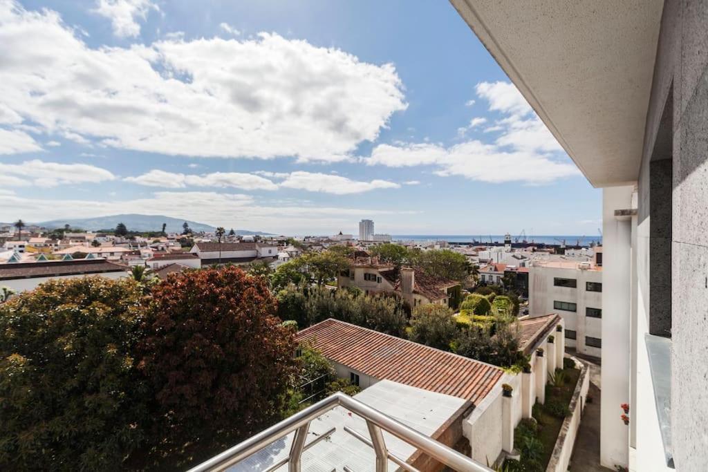 Penthouse City Center Apartment Ponta Delgada  Exterior photo